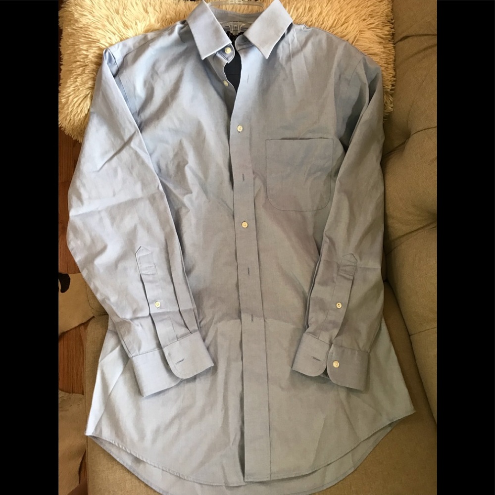 EUC JOS A. BANK Men’s lt. blue button down. 15-32